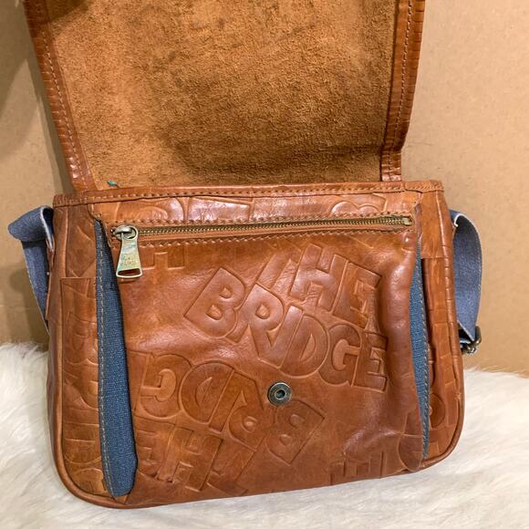 THE BRIDGE Brown Logo-Embossed Leather Vintage Saddle Messenger Bag w/Denim Trim - Picture 4 of 16